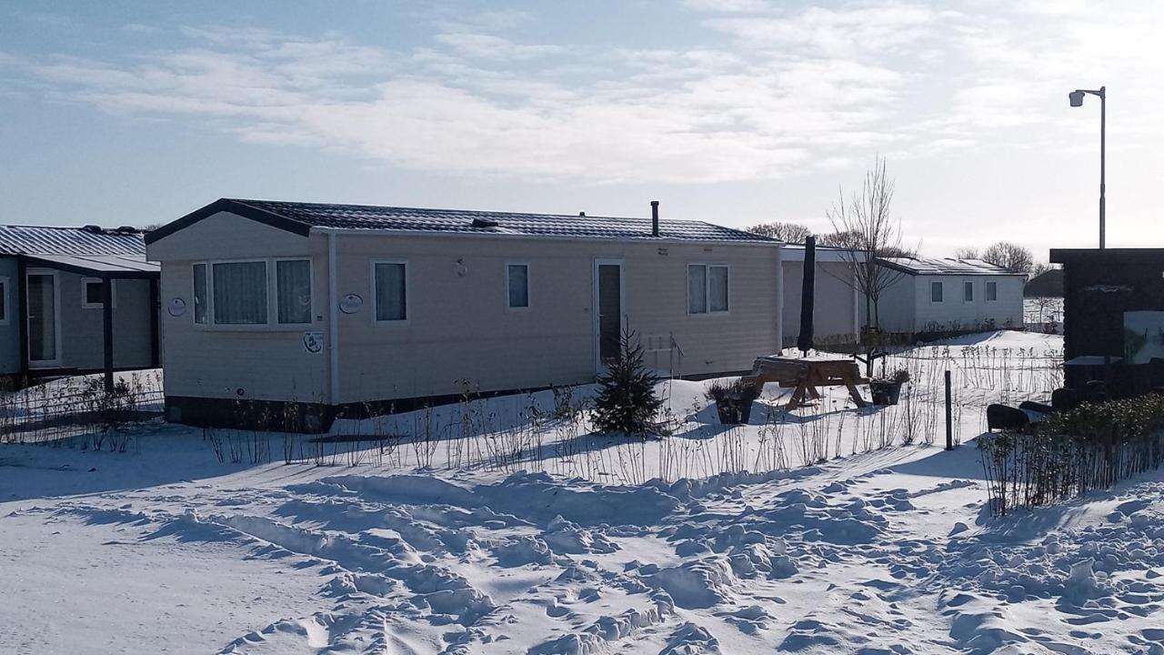 Готель Weerribben Chalets Paasloo Екстер'єр фото